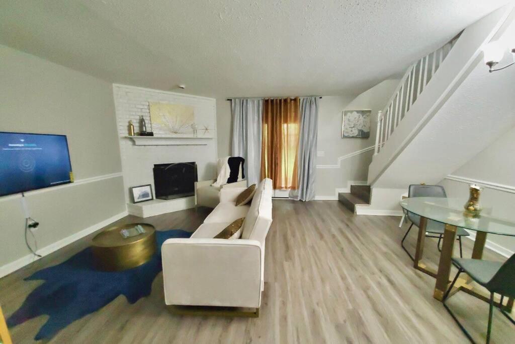 Modern Designer Townhouse 2Br Ideal For Long Stays! ジャクソン エクステリア 写真